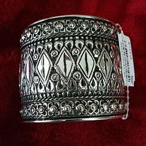 Cuff bracelet